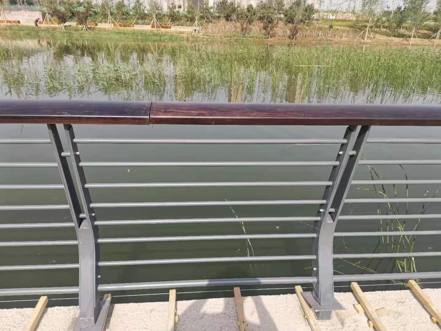 巴中市桥梁防撞护栏不锈钢护栏 - 方案